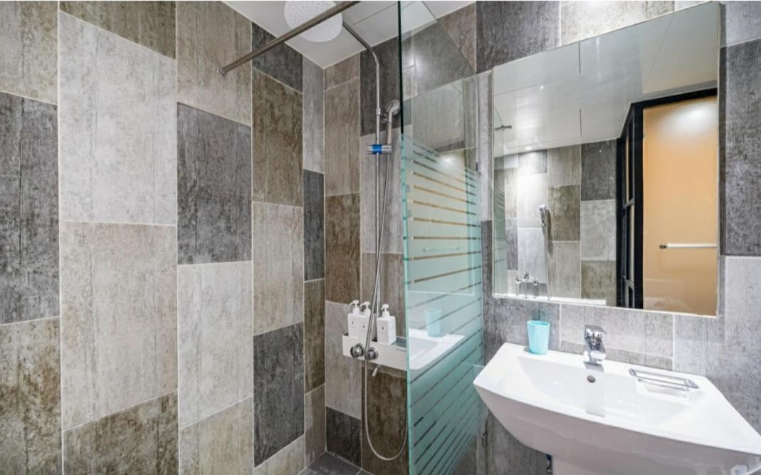 Hotel The May Пусан Екстериор снимка