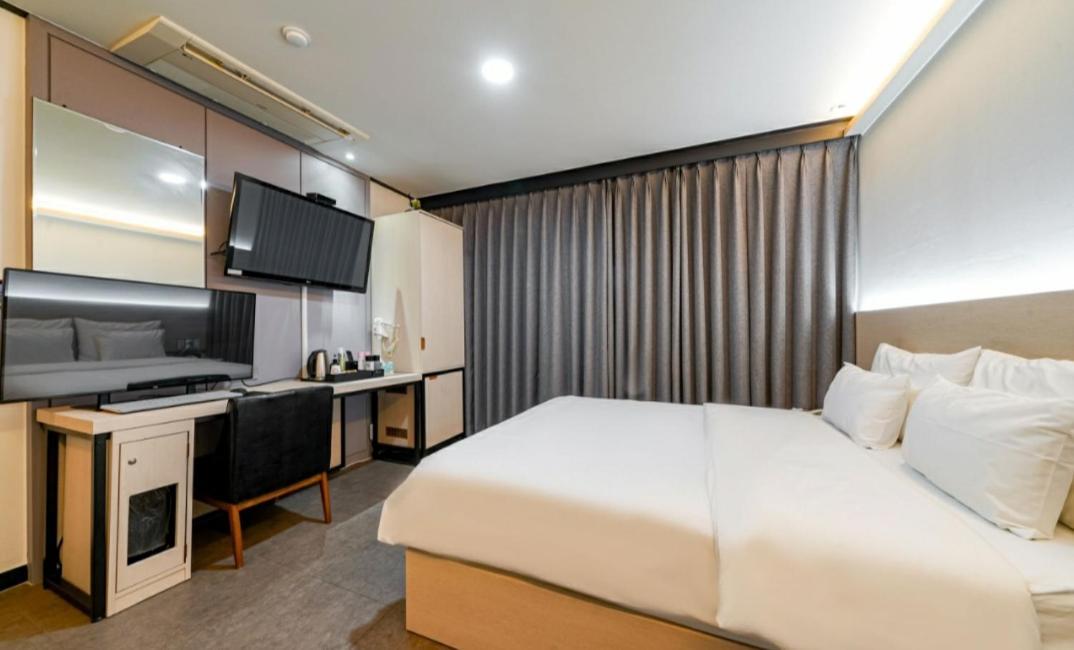 Hotel The May Пусан Екстериор снимка