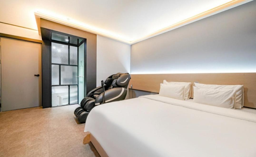 Hotel The May Пусан Екстериор снимка